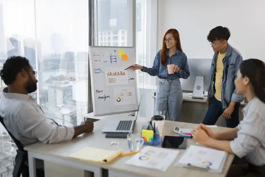Upgrade Bisnismu dengan CRM Management System untuk Strategi yang Maksimal
